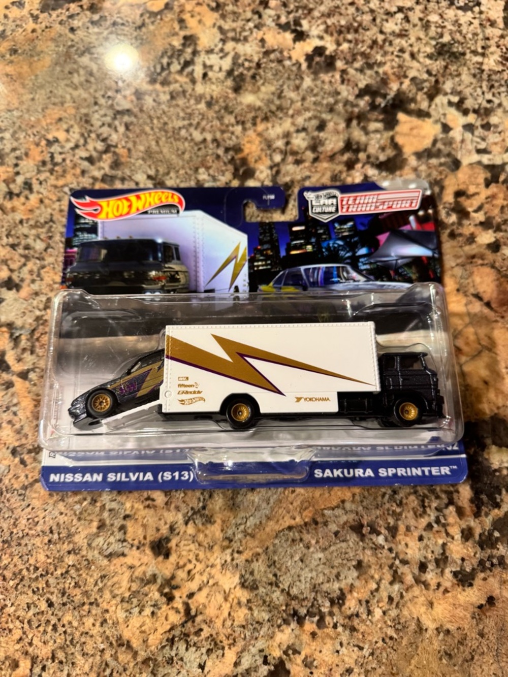 Hot Wheels Premium Team Transport #52 Nissan Silvia (S12) & Sakura Sprinter